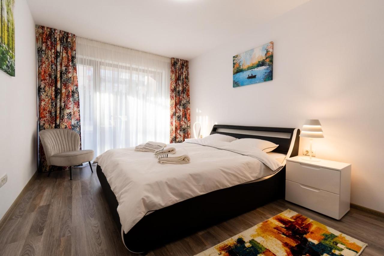 Transylvanian Apt. W/ Lrg. Terrace And Parking - Karpatenhaus Brasov Luaran gambar